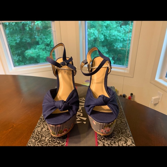 Shoes - Picture 2 of 3